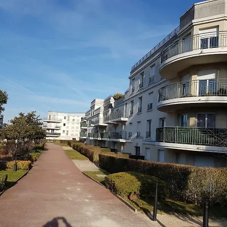 Avec Rez De Jardin A Disneyland * Montévrain