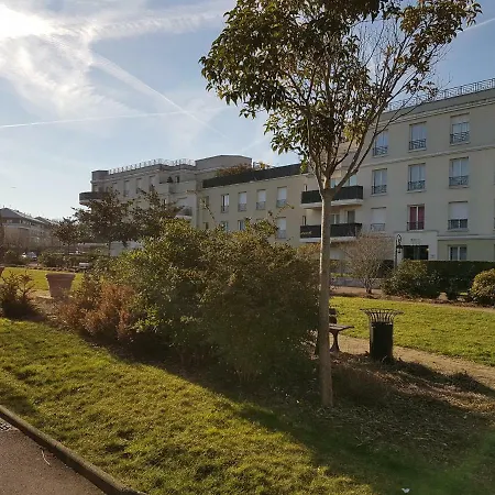 Apartment Avec Rez De Jardin A Disneyland Montévrain