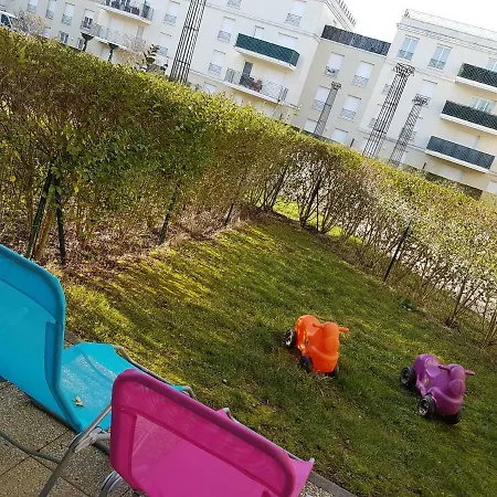 Apartment Avec Rez De Jardin A Disneyland *